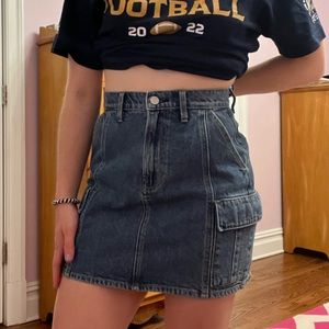 SIZE 26 Pacsun cargo style denim/jean skirt